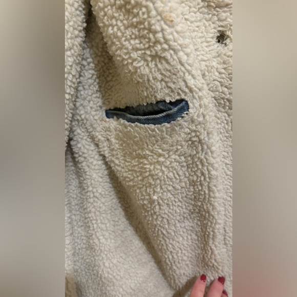 Levi’s denim and Sherpa jacket - Picture 2 of 6